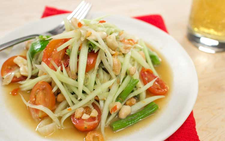 Makanan Thailand enak dan lezat di Indonesia - Papaya Salad Thailand